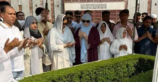 কোকোর কবর জিয়ারত করলেন জুবাইদা রহমান
